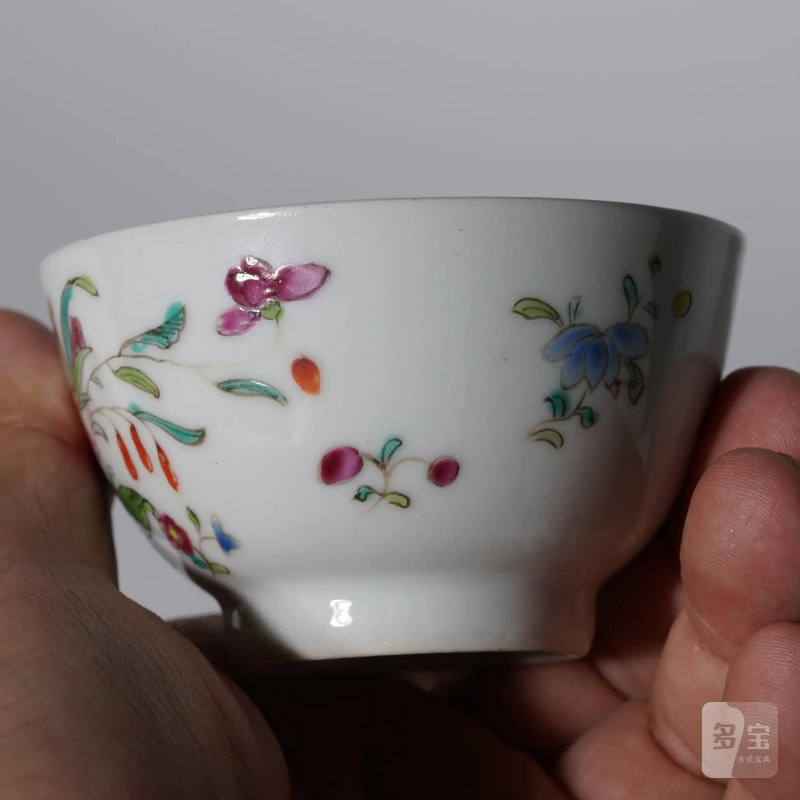 清康熙 青花五彩花口杯及广彩花卉杯 - 图7